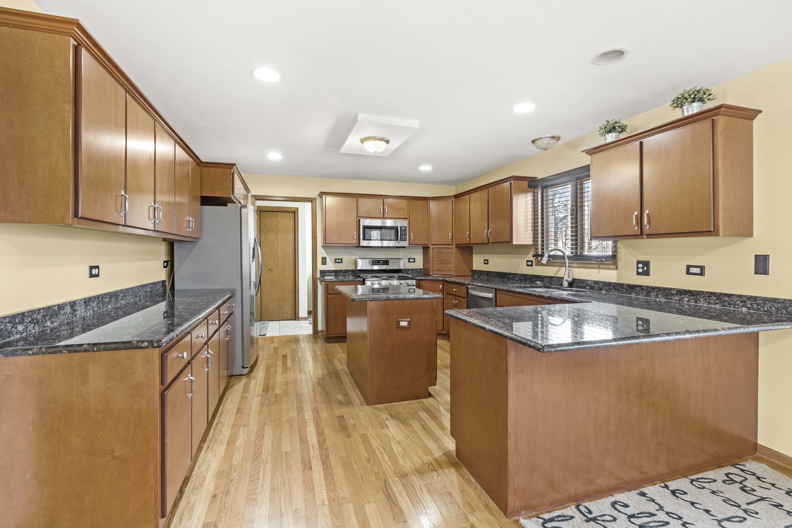 1280 Barbara Court Crete, IL 60417 - Photo 2 of 35 Gallery Image 2