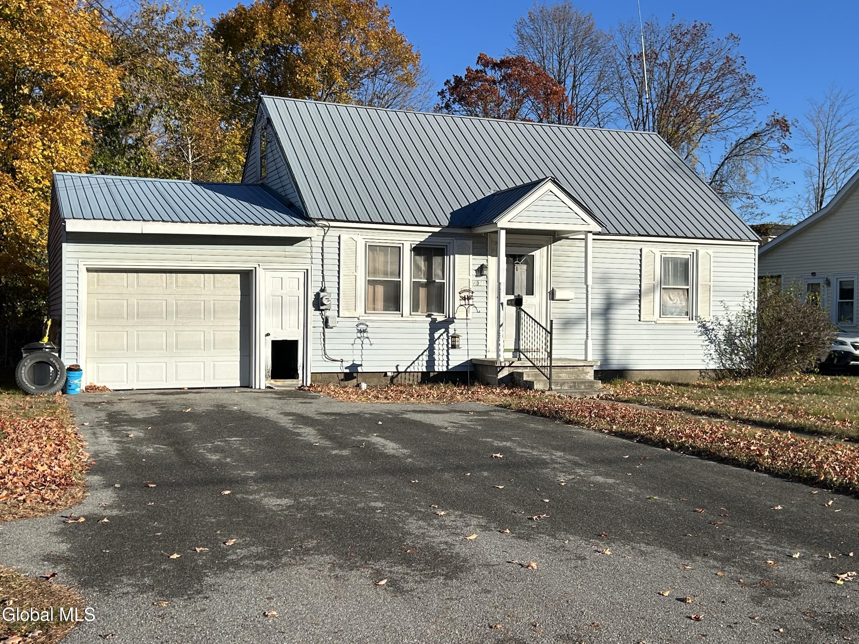 91 3rd Street Glens Falls, NY 12801 - Photo 2 of 24 IMG_9967