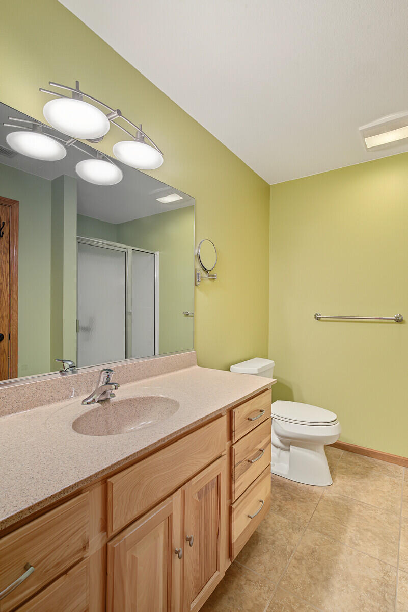 424 French Road Onalaska, WI 54650 - Photo 43 of 50 45_424FrenchRd_Bathroom1_2_mls