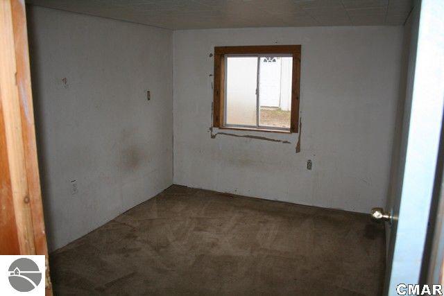 6135 South West County Line Road Blanchard, MI 49310 - Photo 17 of 25 1766680-16.JPG
