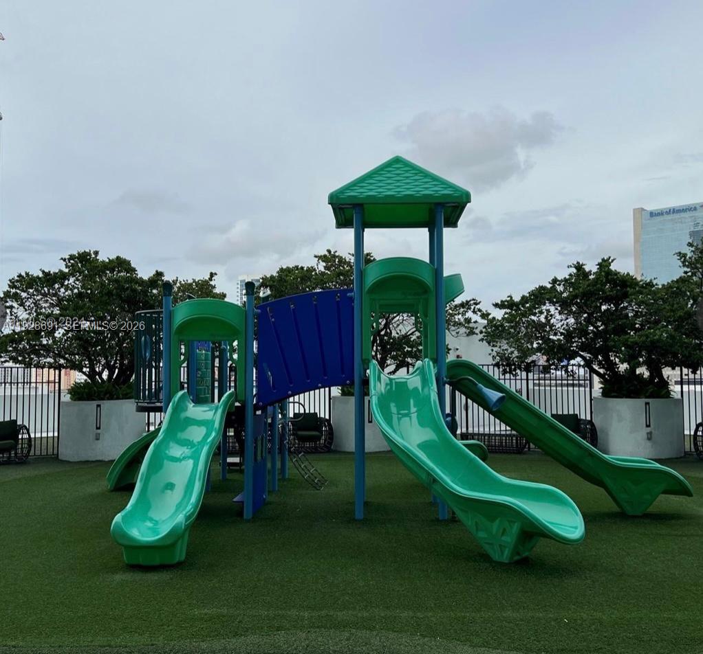 90 Southwest 3rd Street, Unit 3112 Miami, FL 33130 - Photo 33 of 42 an aerial view of a house