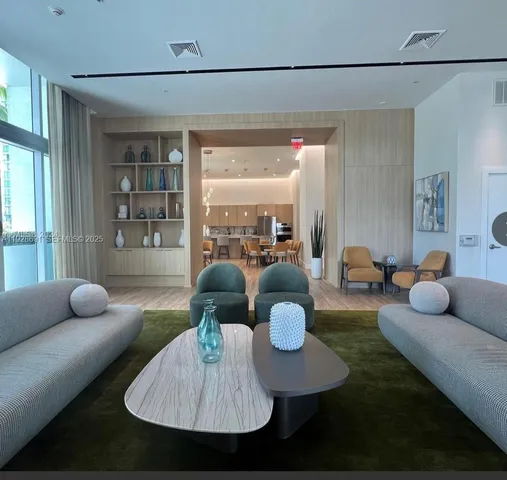 $3,200 | 90 Southwest 3rd Street, Unit 3112, Miami, FL 33130