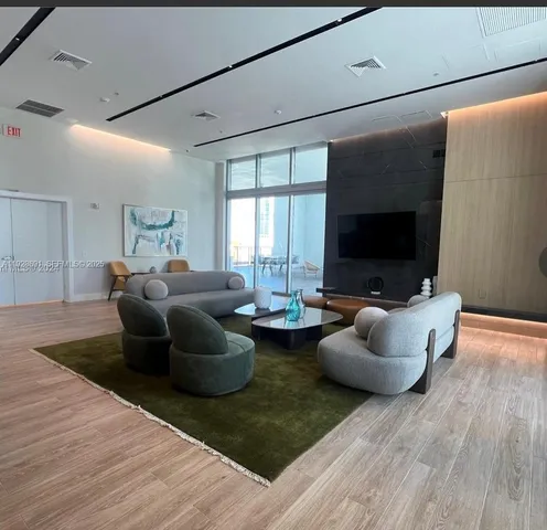 $3,200 | 90 Southwest 3rd Street, Unit 3112, Miami, FL 33130