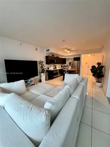 $3,200 | 90 Southwest 3rd Street, Unit 3112, Miami, FL 33130