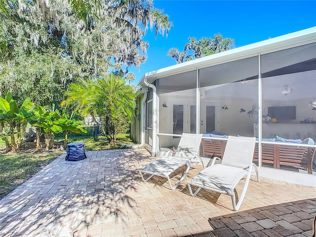 544 Stone Island Road Deltona, FL 32725 - Photo 40 of 66 sundeck, paver patio