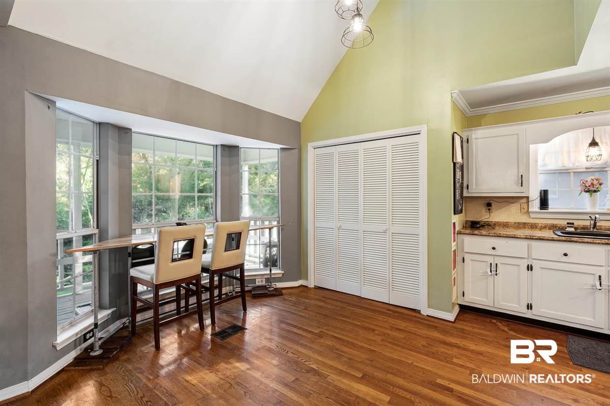 1920 Foxfire Road Mobile, AL 36618 - Photo 8 of 28