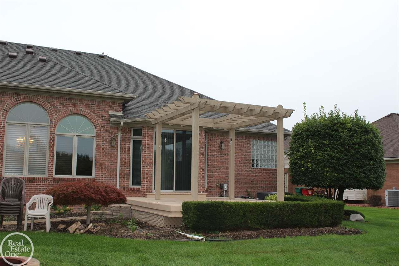 53370 Romeo Plank Road Macomb, MI 48042 - Photo 41 of 47 31396434-40.JPG