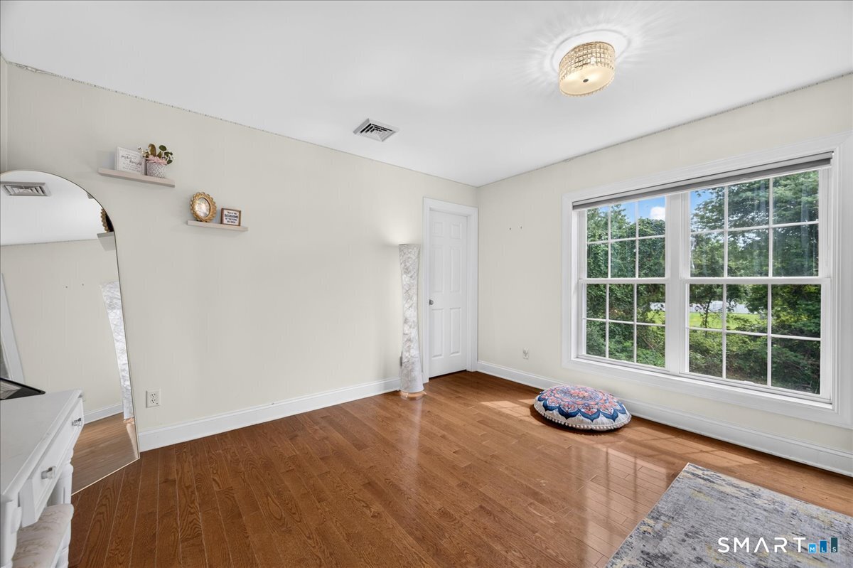 15 R Lee Road Waterford, CT 06385 - Photo 37 of 40 Gallery Image 37