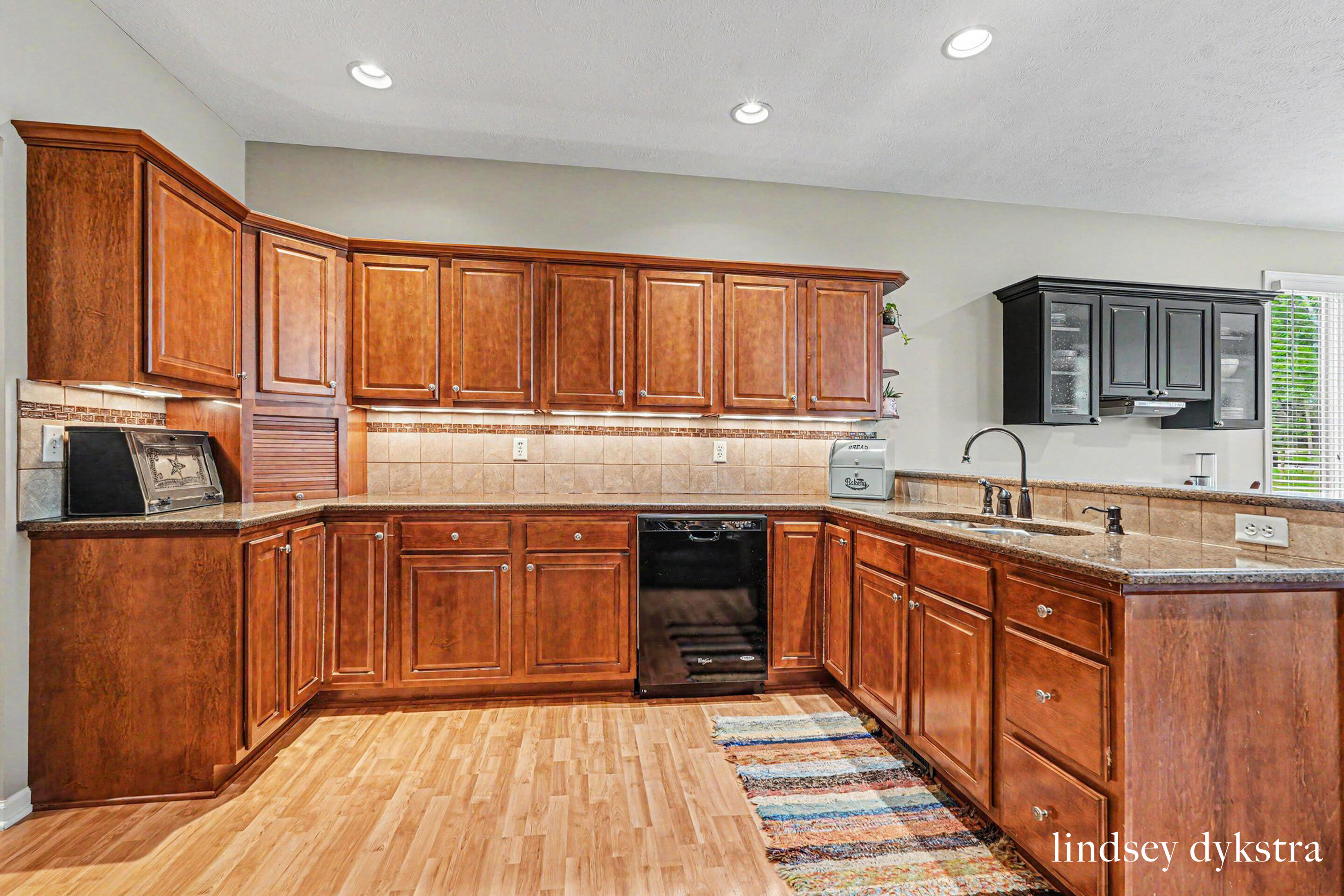 2320 Red Oak Court Northwest Grand Rapids, MI 49504 - Photo 5 of 25 2320 Red Oak Court-5447