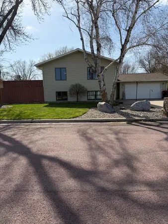 $289,900 | 604 South Dekalb Street, Redwood Falls, MN 56283