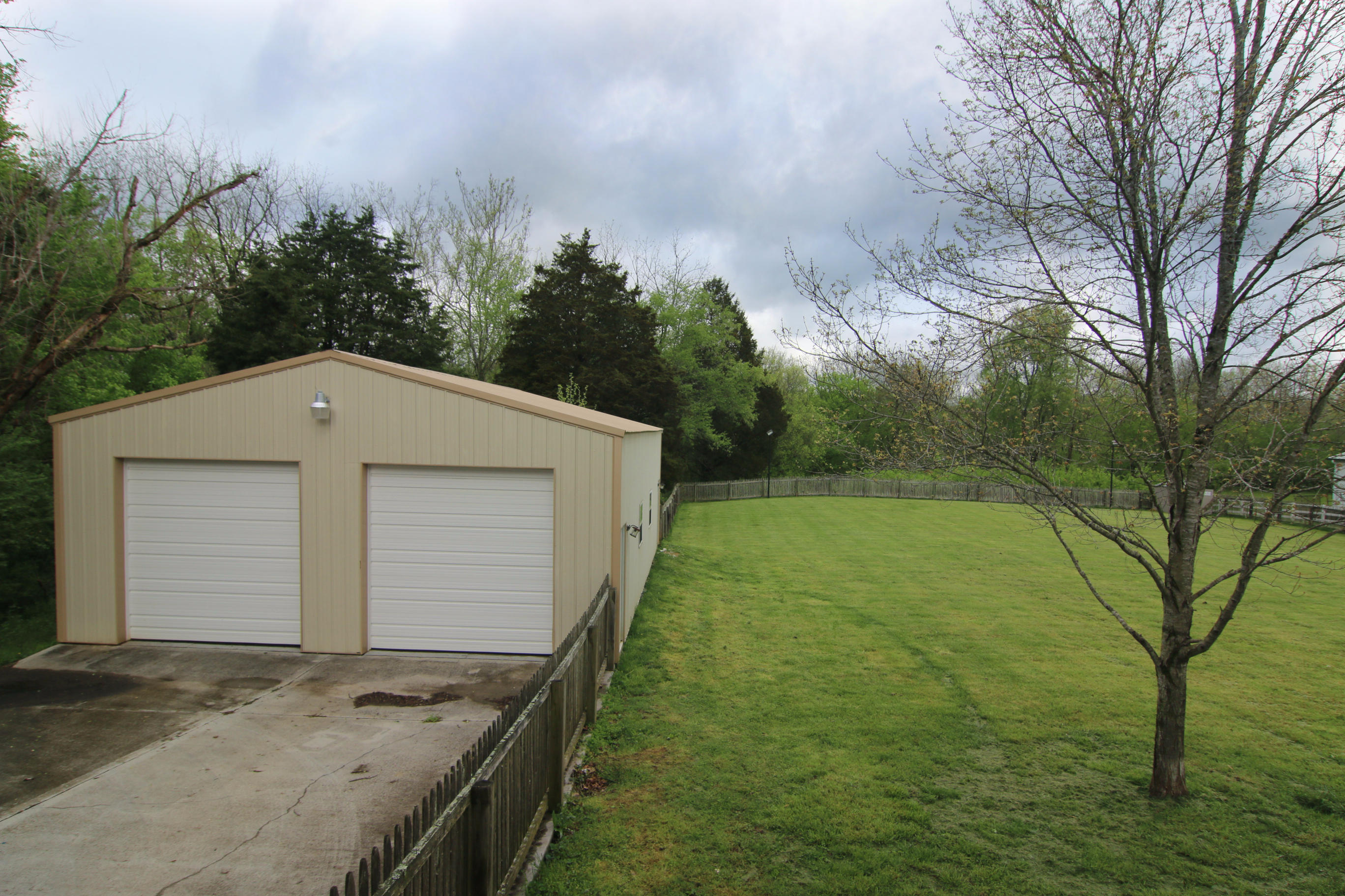 2523 Cunningham Road Knoxville, TN 37918 - Photo 32 of 33 31