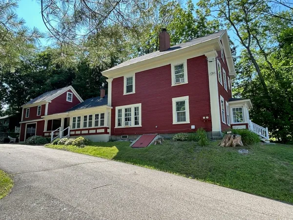 $820,000 | 146 North Main Street, Wolfeboro, NH 03894