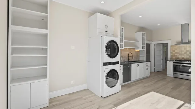 a view of kitchen with washer and dryer