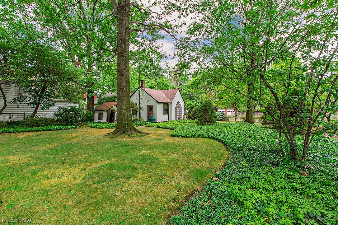 2848 Coleridge Road Cleveland, OH 44118 - Photo 21 of 24