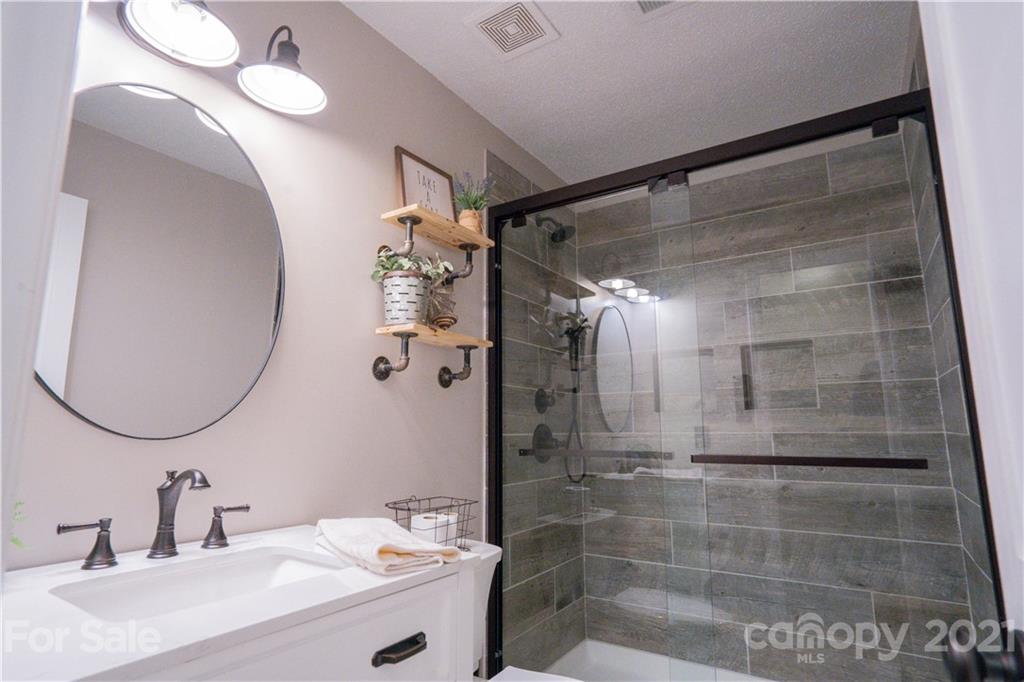 504 Stoney Point Road Kings Mountain, NC 28086 - Photo 4 of 23 Gallery Image 4