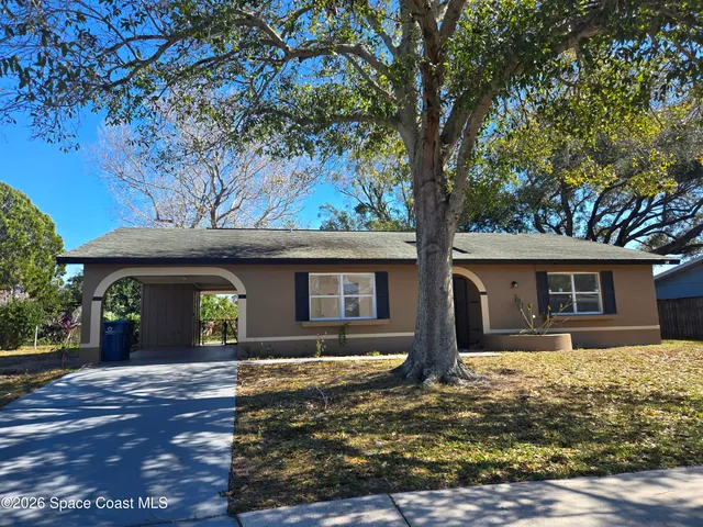 front view of house with a yard