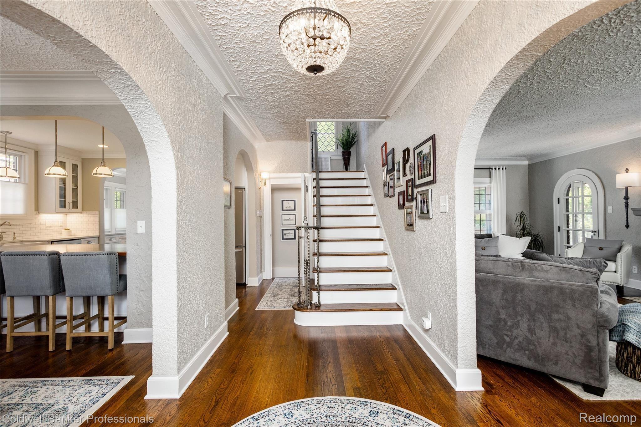 564 Washington Road Grosse Pointe, MI 48230 - Photo 13 of 21 564 Washington L036.jpg