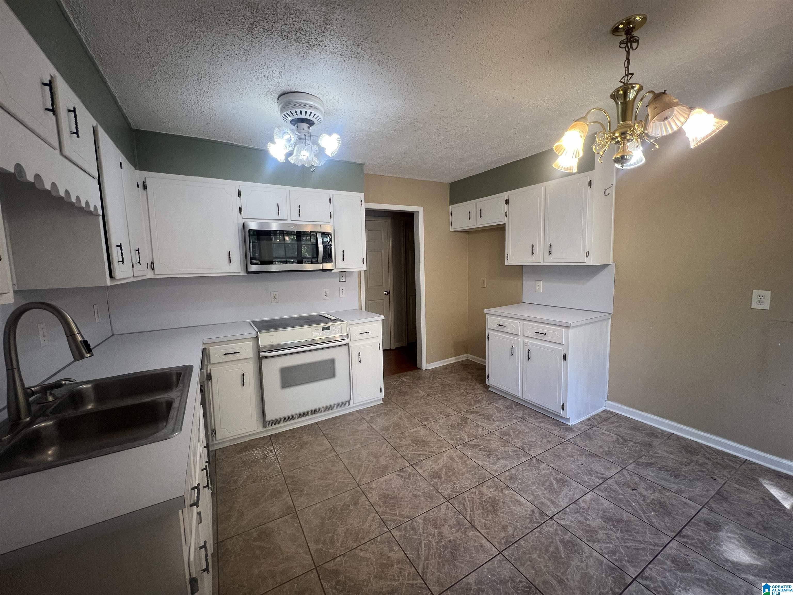 2149 Lakeside Drive McCalla, AL 35111 - Photo 6 of 20