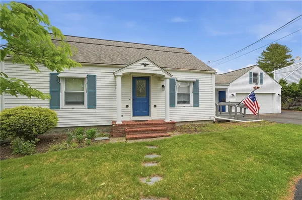 $700,000 | 24 Seymour Street, Warren, RI 02885