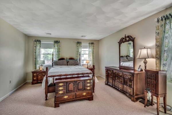 12 Old Farm Road Woburn, MA 01801 - Photo 17 of 30 Gallery Image 17