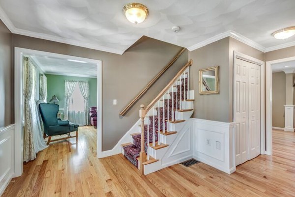 12 Old Farm Road Woburn, MA 01801 - Photo 5 of 30 Gallery Image 5