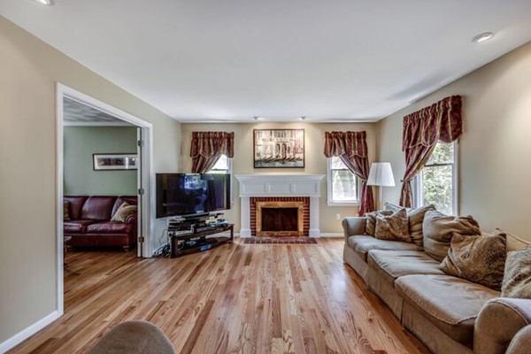 12 Old Farm Road Woburn, MA 01801 - Photo 7 of 30 Gallery Image 7