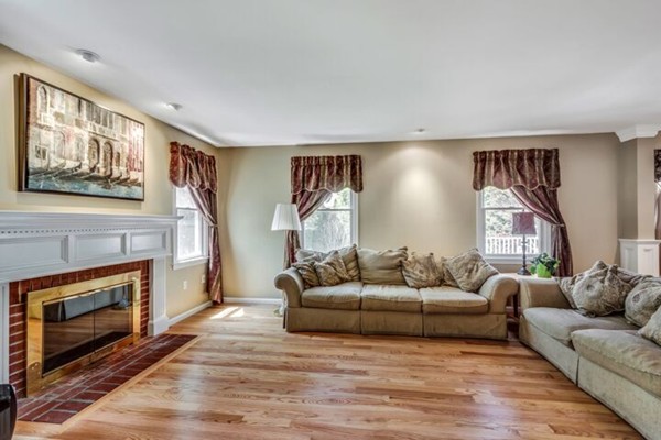 12 Old Farm Road Woburn, MA 01801 - Photo 8 of 30 Gallery Image 8