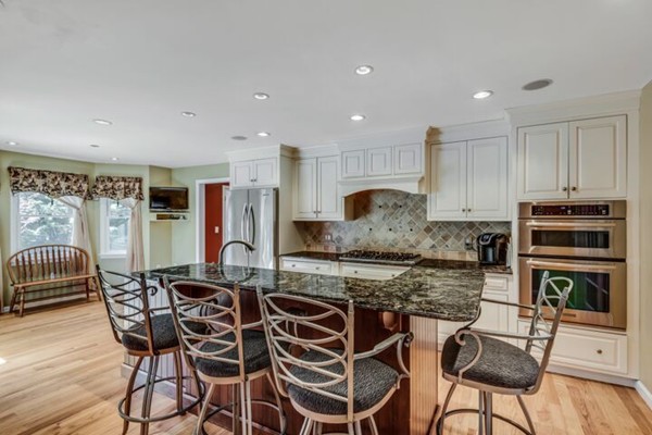 12 Old Farm Road Woburn, MA 01801 - Photo 10 of 30 Gallery Image 10