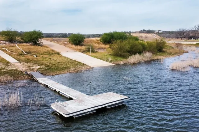 $1,495,000 | 421 Chimney Cove Drive, Marble Falls, TX 78654