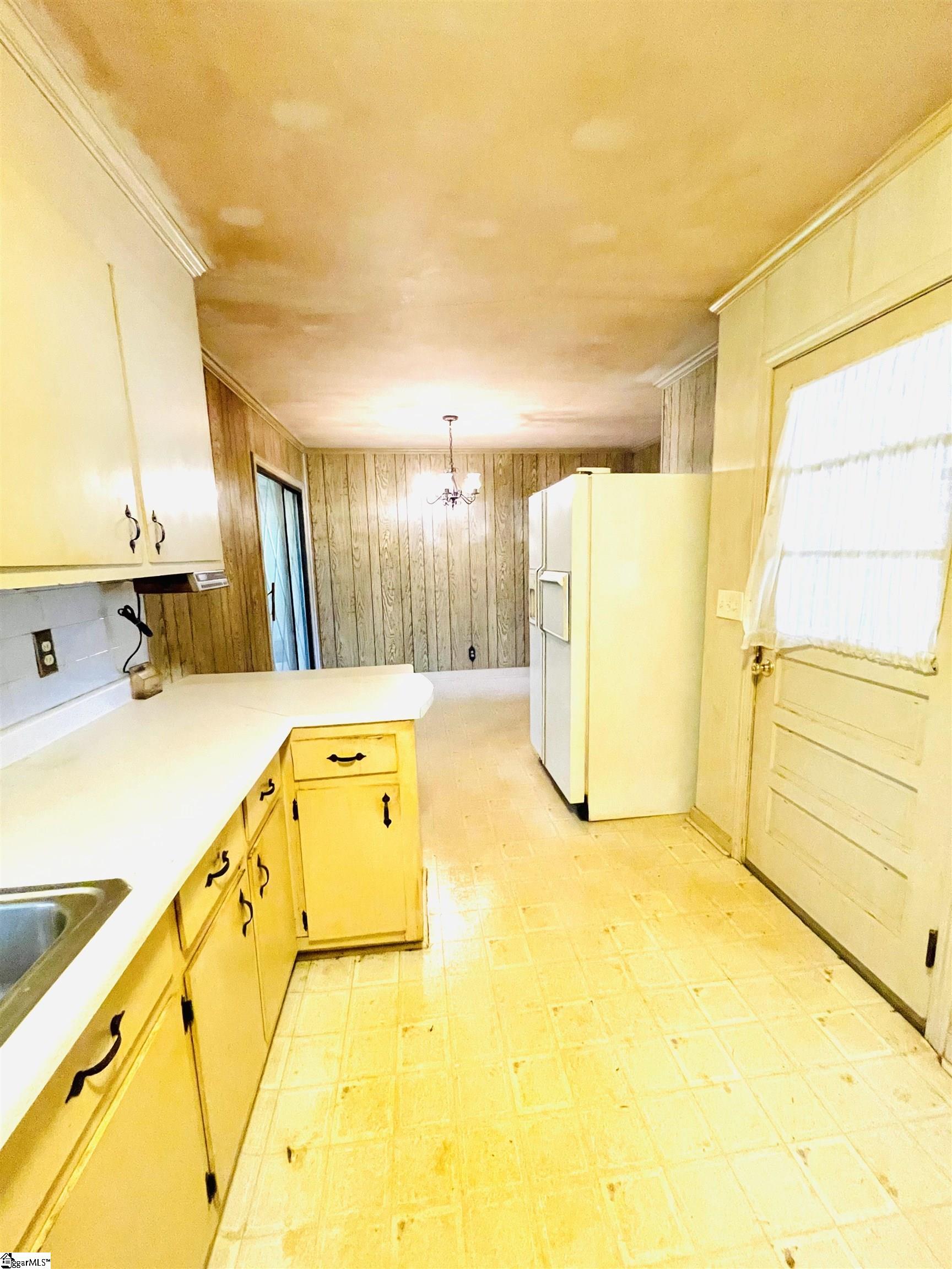 114 Riley Road Greenville, SC 29611 - Photo 6 of 31 Gallery Image 6