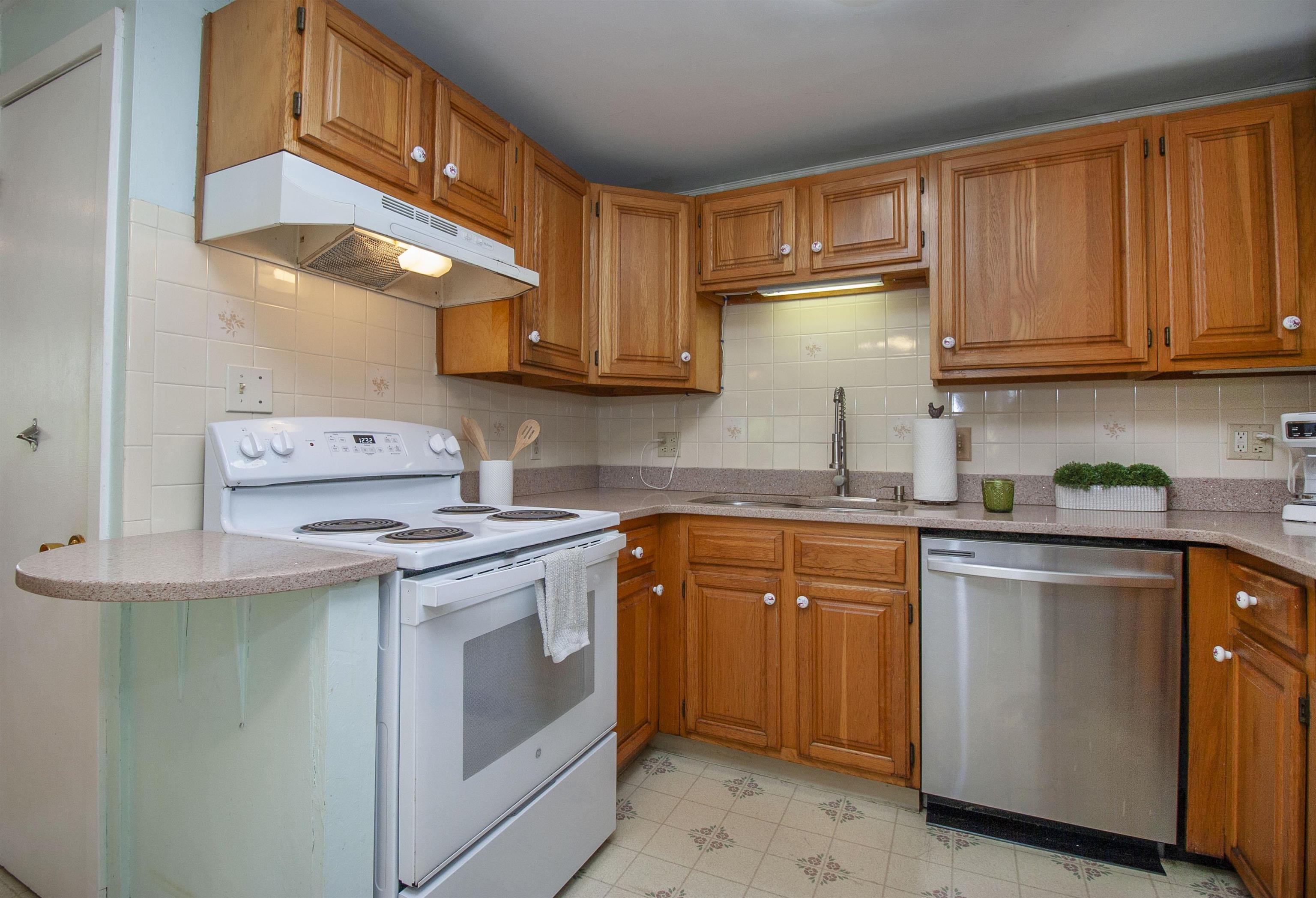 72 Chester Road Derry, NH 03038 - Photo 17 of 59 Gallery Image 17