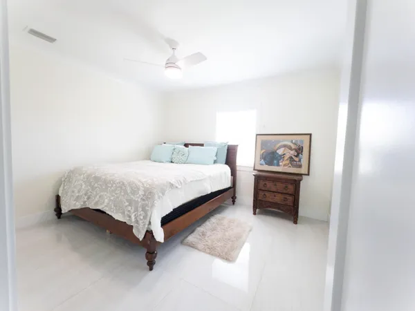 $3,000 | 887 West Perry Street, Lantana, FL 33462