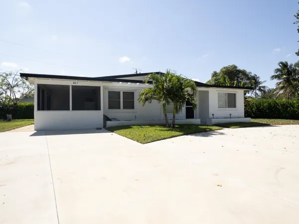 $3,000 | 887 West Perry Street, Lantana, FL 33462