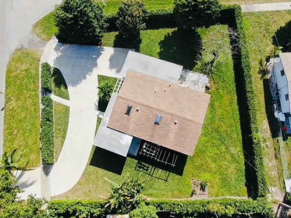 $3,000 | 887 West Perry Street, Lantana, FL 33462