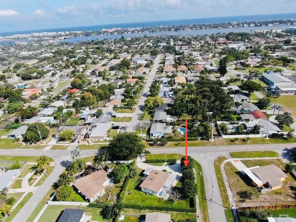 $3,000 | 887 West Perry Street, Lantana, FL 33462