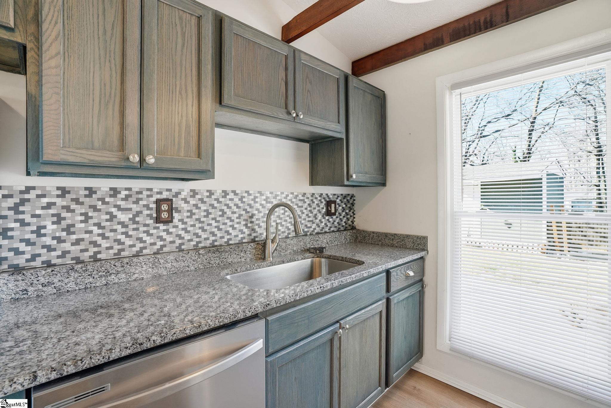 602 Sumter Street Greenville, SC 29617 - Photo 12 of 36