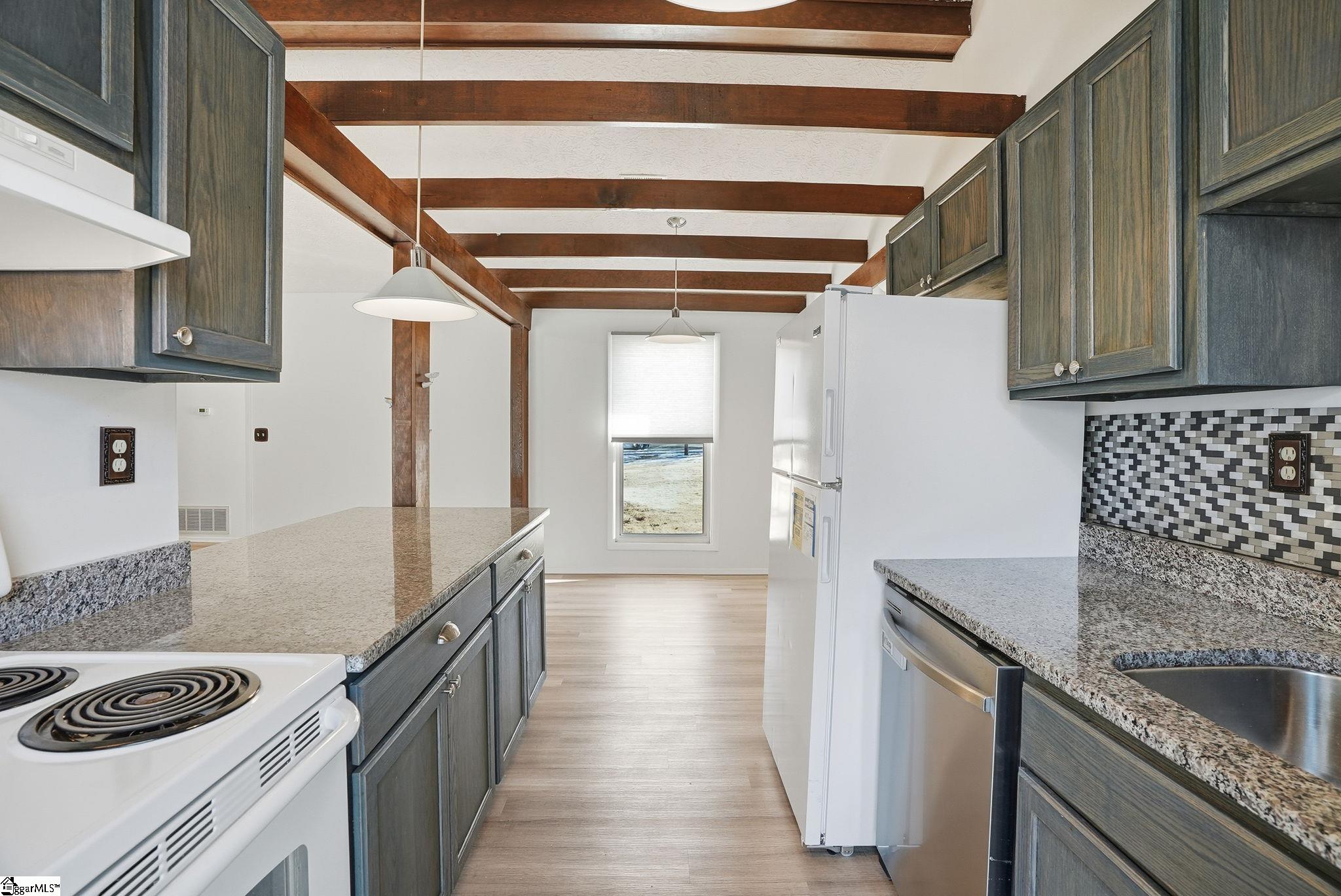 602 Sumter Street Greenville, SC 29617 - Photo 14 of 36