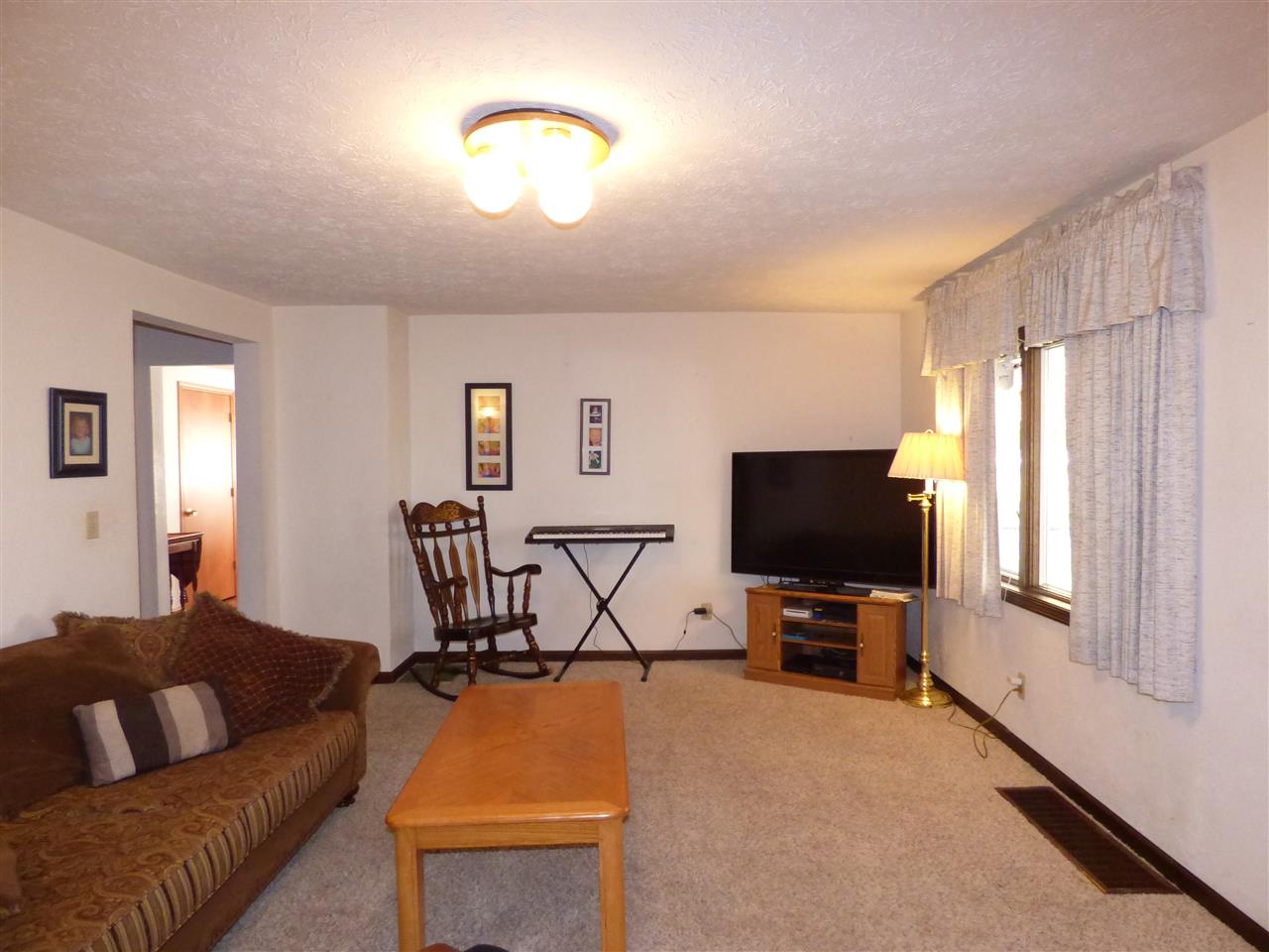 58886 Elm Road Mishawaka, IN 46544 - Photo 3 of 36 Gallery Image 3