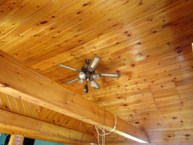 11 Maranacook Road Winthrop, ME 04364 - Photo 5 of 26 familyrm ceiling