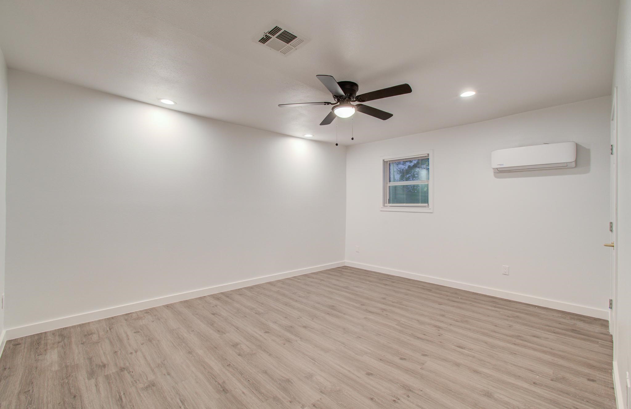 523 Brandon Road Conroe, TX 77302 - Photo 17 of 25