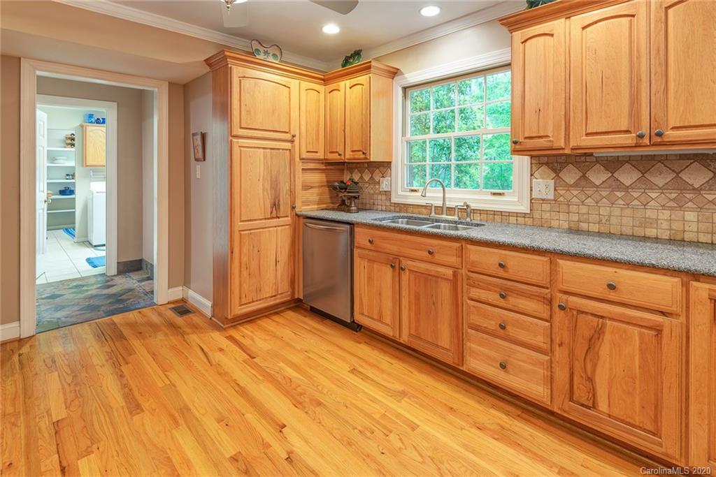 205 Riva Ridge Drive Fairview, NC 28730 - Photo 15 of 44 Gallery Image 15