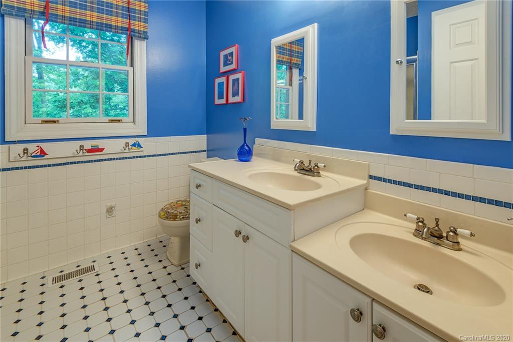 205 Riva Ridge Drive Fairview, NC 28730 - Photo 34 of 44 Gallery Image 34