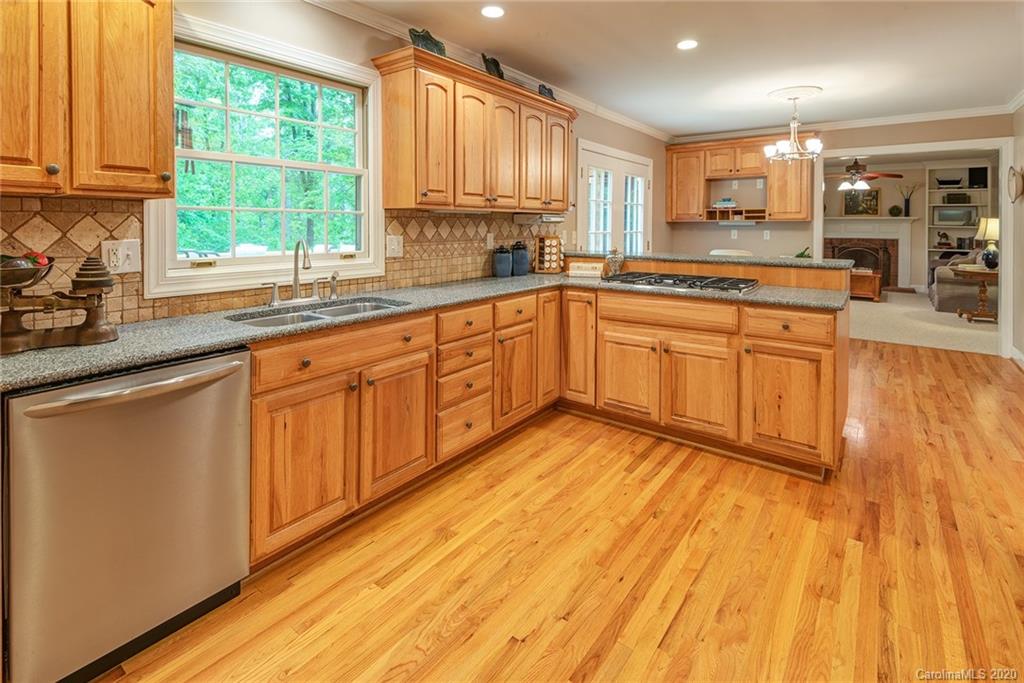 205 Riva Ridge Drive Fairview, NC 28730 - Photo 8 of 44 Gallery Image 8