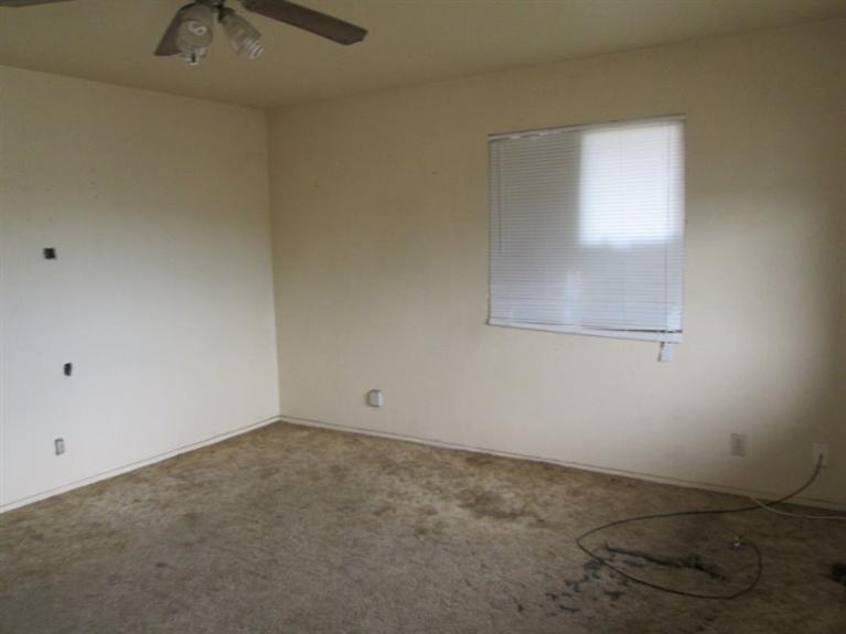 14476 Hanford Armona Road Armona, CA 93202 - Photo 4 of 17