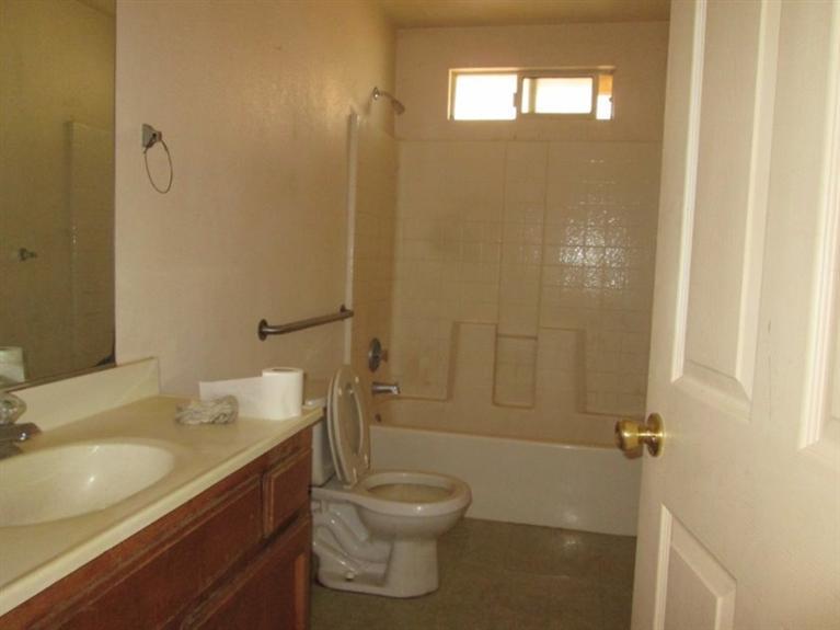 14476 Hanford Armona Road Armona, CA 93202 - Photo 10 of 17