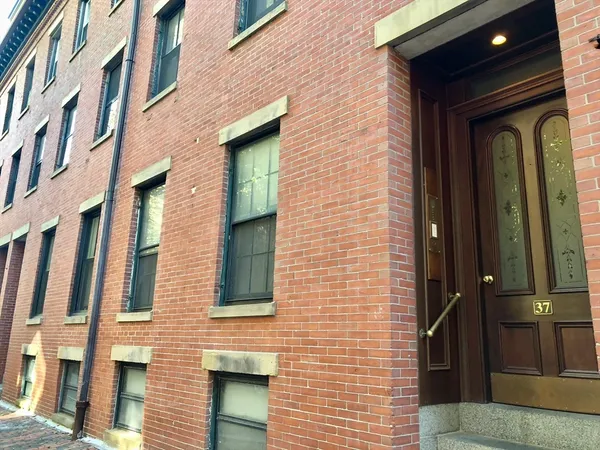 $3,450 | 37 Lawrence Street, Unit 14, Boston, MA 02116
