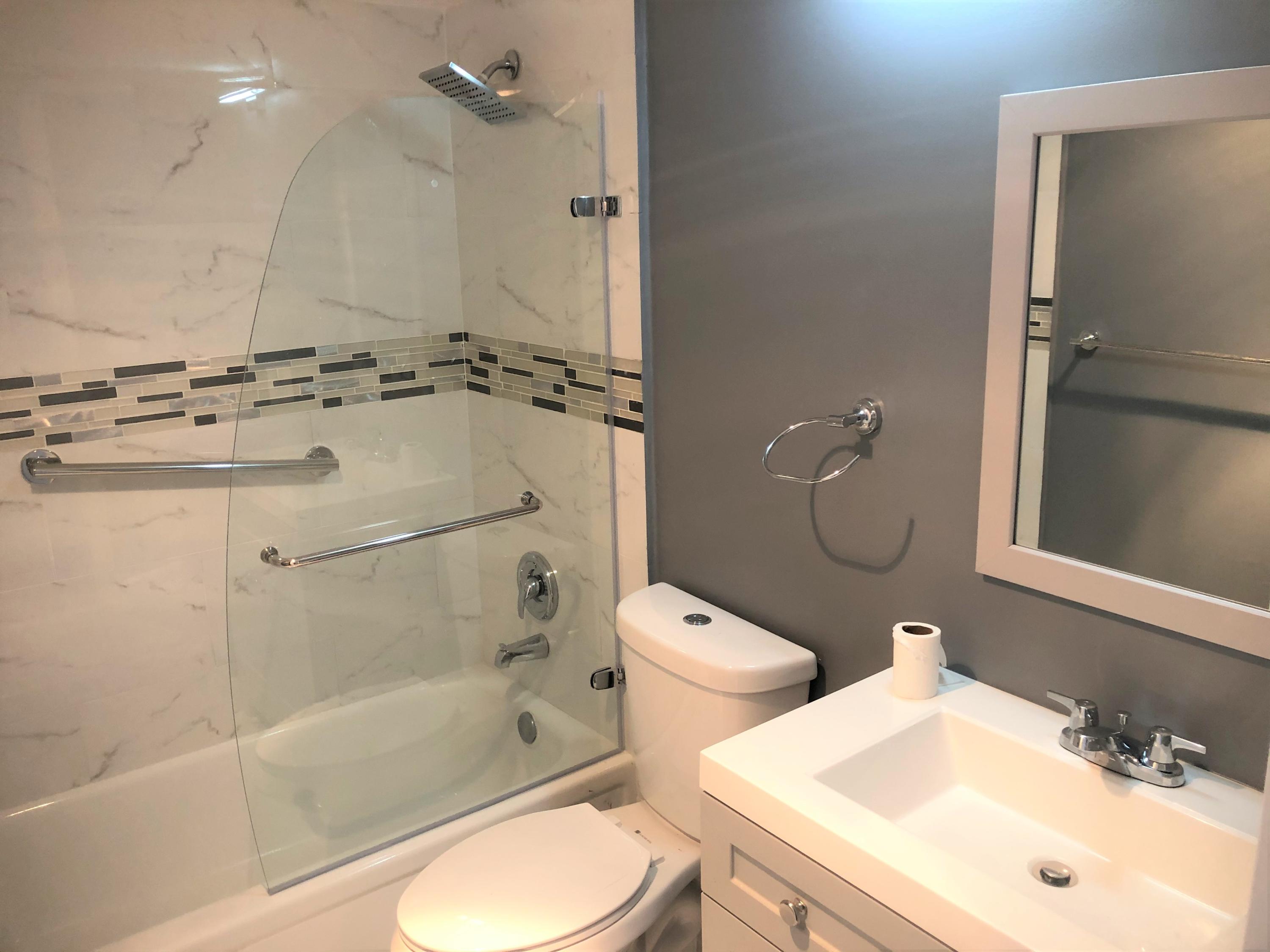 3067 Guildford East Boca Raton, FL 33434 - Photo 9 of 31 full bathroom