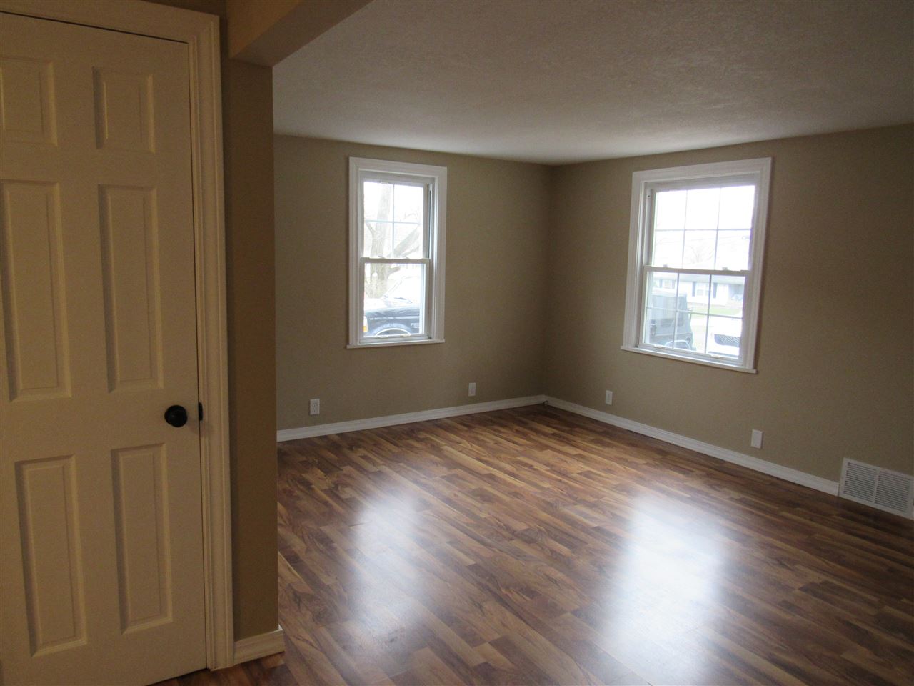 5135 Tyrone Road Fort Wayne, IN 46809 - Photo 4 of 36