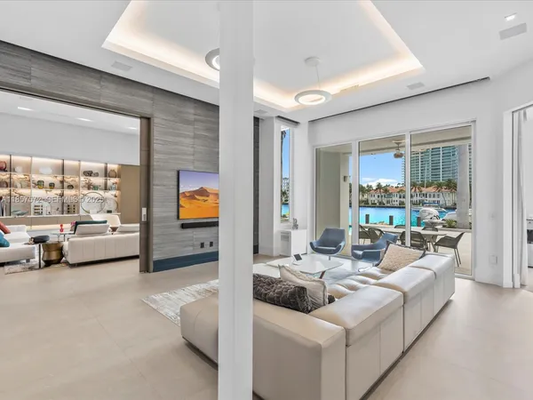 $17,975,000 | 224 South Island Road, Golden Beach, FL 33160