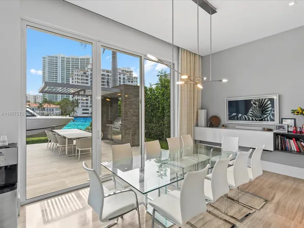 $17,975,000 | 224 South Island Road, Golden Beach, FL 33160